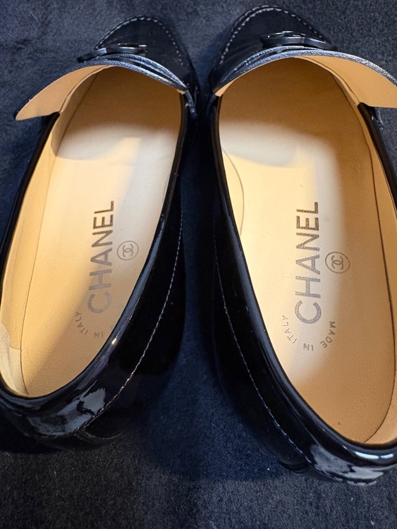 CHANELエナメルローファー（古着・ファッション）の商品画像 - 査定依頼日：2026年5月25日 - 最高査定価格：20,000円