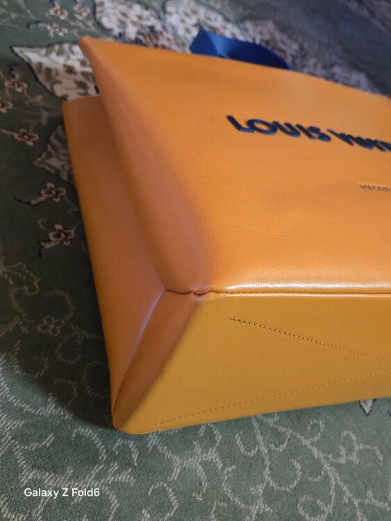 Lv Shopper tote bag MM（ブランドバッグ）の商品画像 - 査定依頼日：2026年5月18日 - 最高査定価格：400,000円