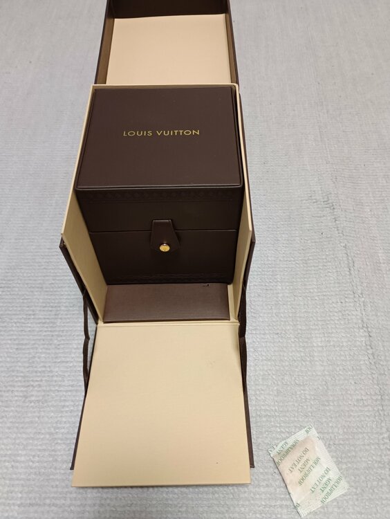 ルイヴィトンタンブ－ル（高級時計）の商品画像 - 査定依頼日：2026年2月28日 - 最高査定価格：100,000円