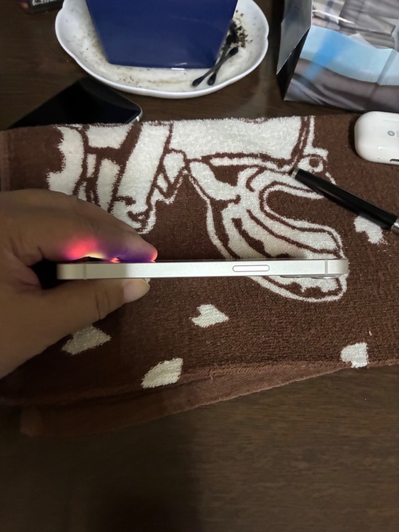 アイホン13（スマホ）の商品画像 - 査定依頼日：2025年12月12日 - 最高査定価格：38,000円