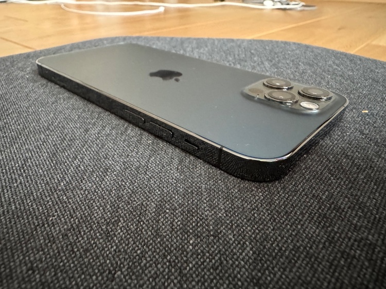 iPhone 12 Pro 128GB SIMフリー（スマホ）の商品画像 - 査定依頼日：2026年5月15日 - 最高査定価格：30,000円