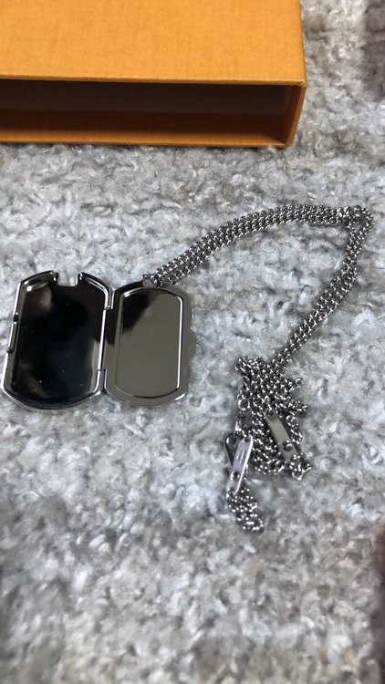 ルイ・ヴィトン M63640 コリエ プラーク モノグラム エクリプス ネックレ（金・貴金属）の商品画像 - 査定依頼日：2023年2月24日 - 最高査定価格：23,000円