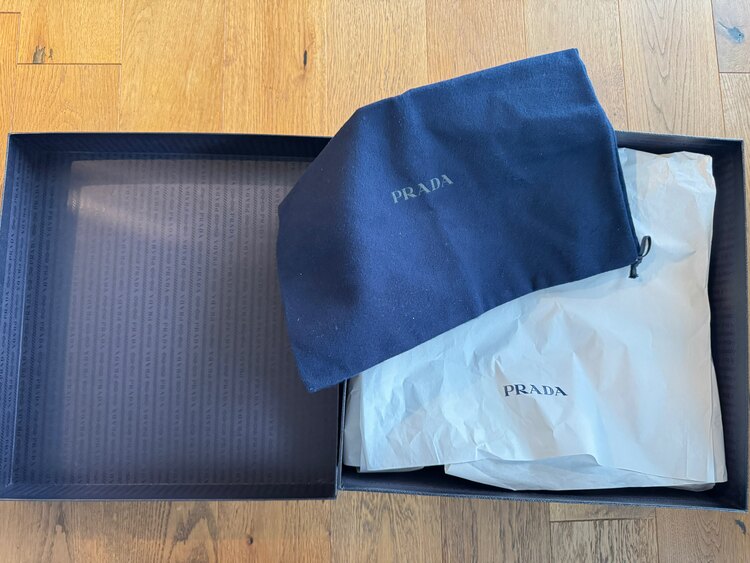 プラダ  （ブランドバッグ）の商品画像 - 査定依頼日：2025年4月18日 - 最高査定価格：60,000円