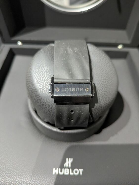 ウブロ クラシックフュージョン 521.CM.1771.RK（高級時計）の商品画像 - 査定依頼日：2025年10月16日 - 最高査定価格：800,000円