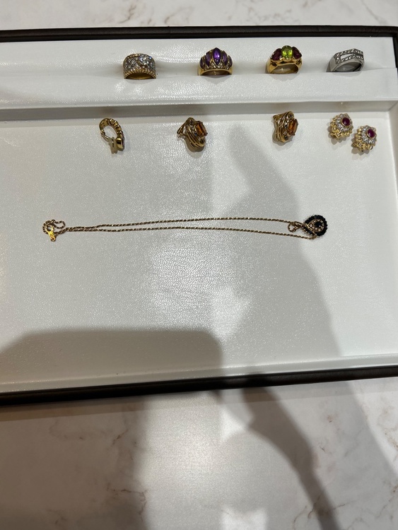 指輪，ネックレス，イヤリング（金・貴金属）の商品画像 - 査定依頼日：2026年7月4日 - 最高査定価格：1,500,000円
