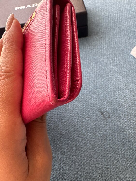 サフィアーノ　長財布　（ブランド財布・小物）の商品画像 - 査定依頼日：2025年5月7日 - 最高査定価格：20,000円