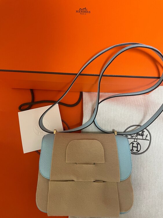 ミニ ミロワール W刻印（ブランドバッグ）の商品画像 - 査定依頼日：2025年3月25日 - 最高査定価格：1,300,000円