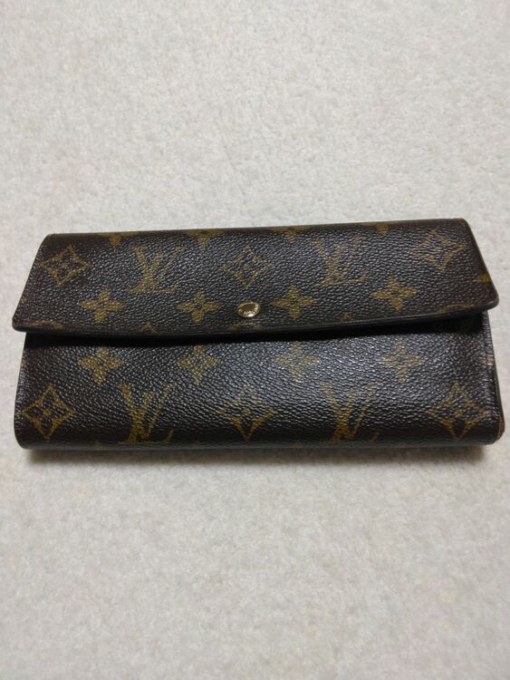 財布（ブランド財布・小物）の商品画像 - 査定依頼日：2025年8月9日 - 最高査定価格：10,000円