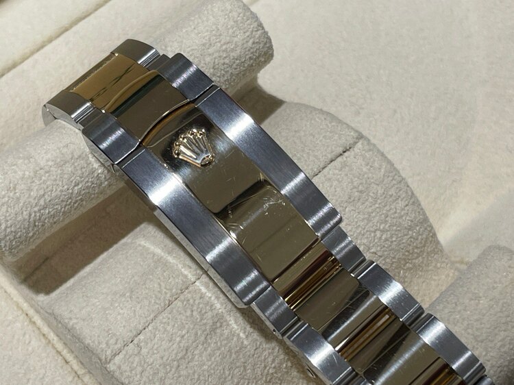 ロレックス デイトジャスト 126303G（高級時計）の商品画像 - 査定依頼日：2025年3月19日 - 最高査定価格：2,050,000円