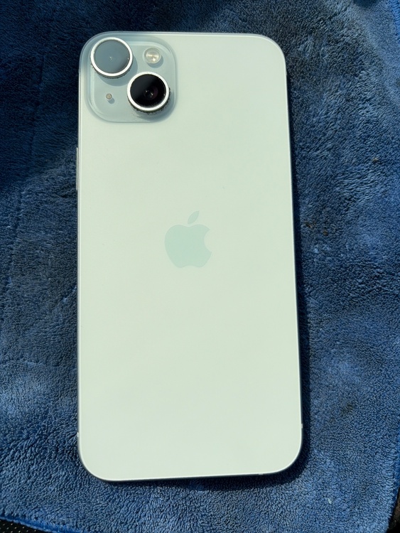 iPhone iPhone 15 Plus 128GB docomo（スマホ）の商品画像 - 査定依頼日：2026年7月24日 - 最高査定価格：70,000円