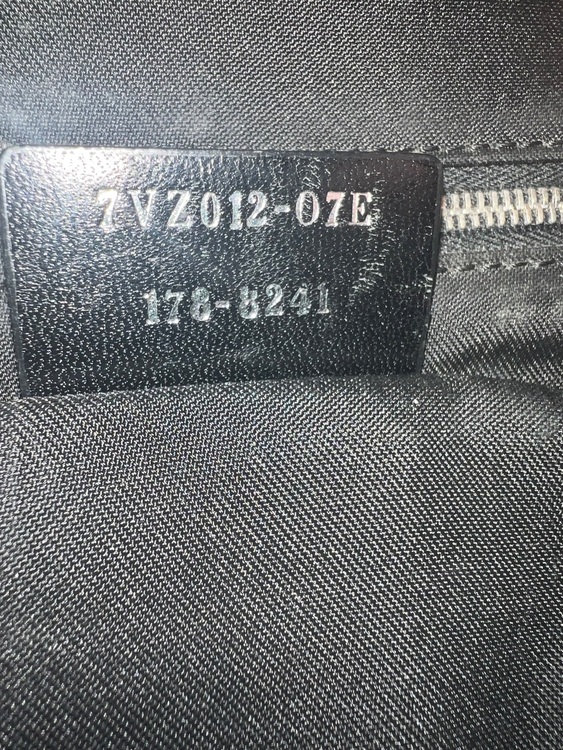 フェンディモンスターリュック（ブランドバッグ）の商品画像 - 査定依頼日：2025年10月16日 - 最高査定価格：25,000円