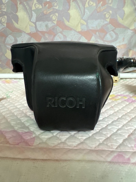 RICOH    （カメラ）の商品画像 - 査定依頼日：2026年6月22日 - 最高査定価格：1,200円