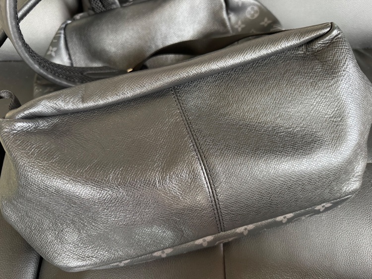 リュック M30230 モノグラムエクリプス タイガ （ブランドバッグ）の商品画像 - 査定依頼日：2025年7月4日 - 最高査定価格：180,000円