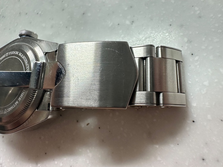 TUDOR BLACKBAY（高級時計）の商品画像 - 査定依頼日：2025年6月23日 - 最高査定価格：330,000円