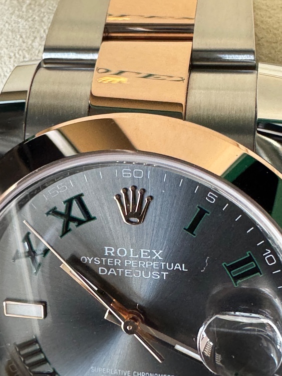 デイトジャスト 41  オイスタースチール＆エバーローズゴールド  リファレンス（高級時計）の商品画像 - 査定依頼日：2025年12月13日 - 最高査定価格：2,160,000円