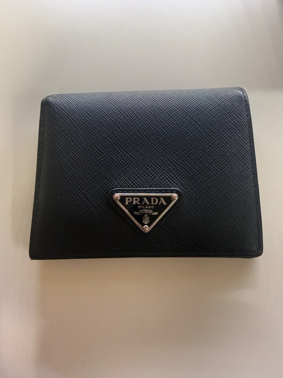 プラダ  （ブランドバッグ）の商品画像 - 査定依頼日：2026年2月16日 - 最高査定価格：40,000円