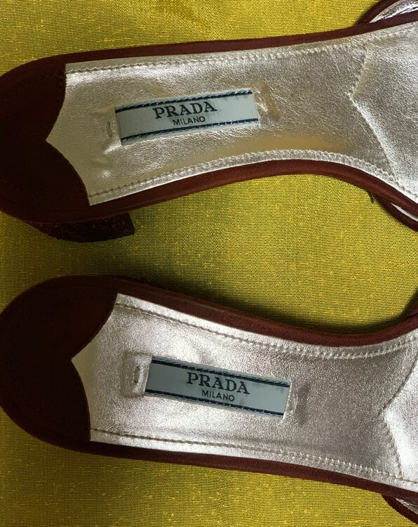 リボン・グリッターサンダル（古着・ファッション）の商品画像 - 査定依頼日：2025年2月24日 - 最高査定価格：5,000円