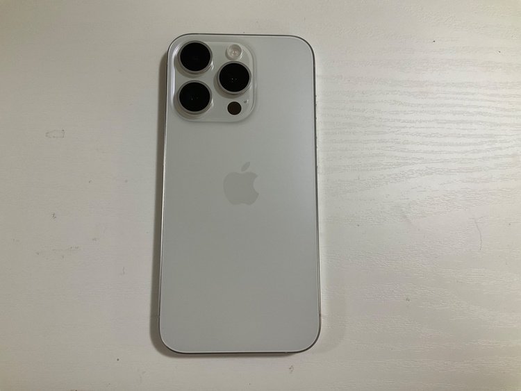 iPhone 15 Pro 128GB SIMフリー（スマホ）の商品画像 - 査定依頼日：2026年4月28日 - 最高査定価格：74,000円