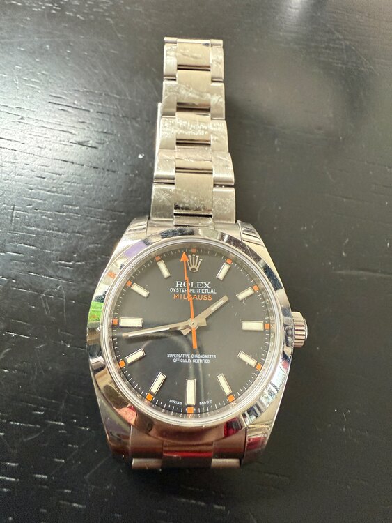 ロレックス ミルガウス 116400（高級時計）の商品画像 - 査定依頼日：2025年3月19日 - 最高査定価格：1,250,000円