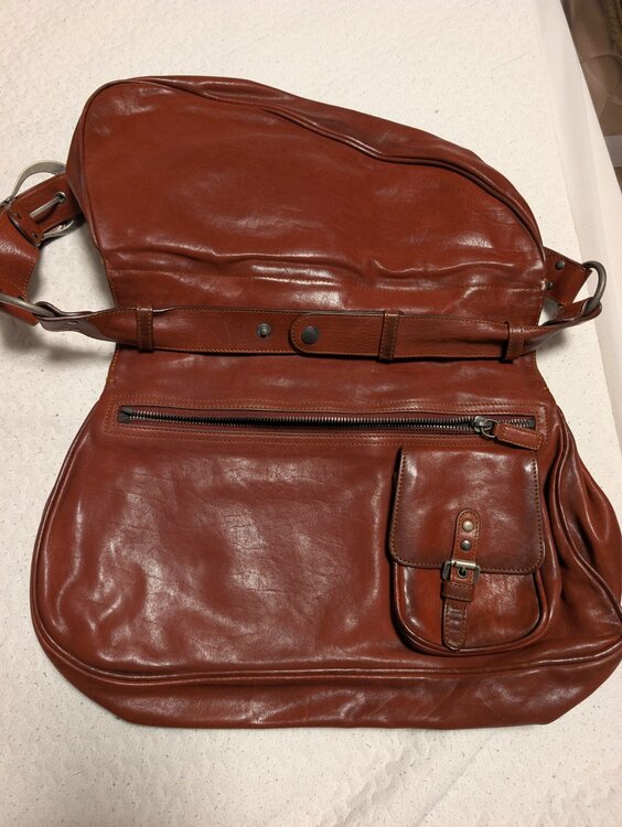 ガウチョ　ワインレッド（ブランドバッグ）の商品画像 - 査定依頼日：2026年4月21日 - 最高査定価格：110,000円