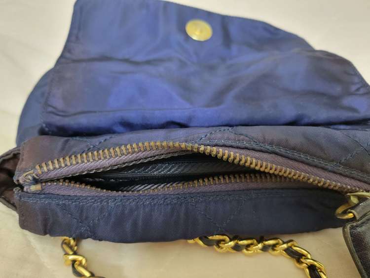 ナイロンミニチェーンショルダー（ブランドバッグ）の商品画像 - 査定依頼日：2023年2月28日 - 最高査定価格：18,000円