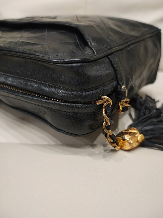 フリンジ　チェーン　ショルダー（ブランドバッグ）の商品画像 - 査定依頼日：2026年3月29日 - 最高査定価格：150,000円