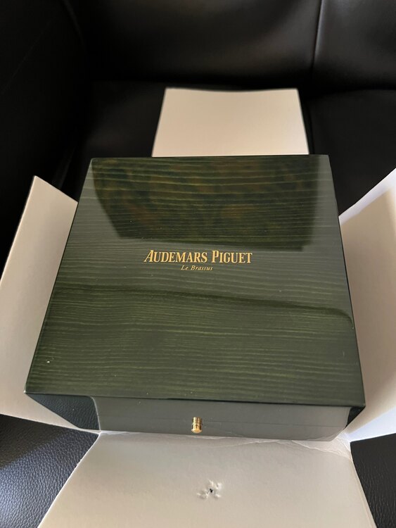 オーデマピゲ ロイヤルオーク 26470s（高級時計）の商品画像 - 査定依頼日：2025年5月6日 - 最高査定価格：2,700,000円