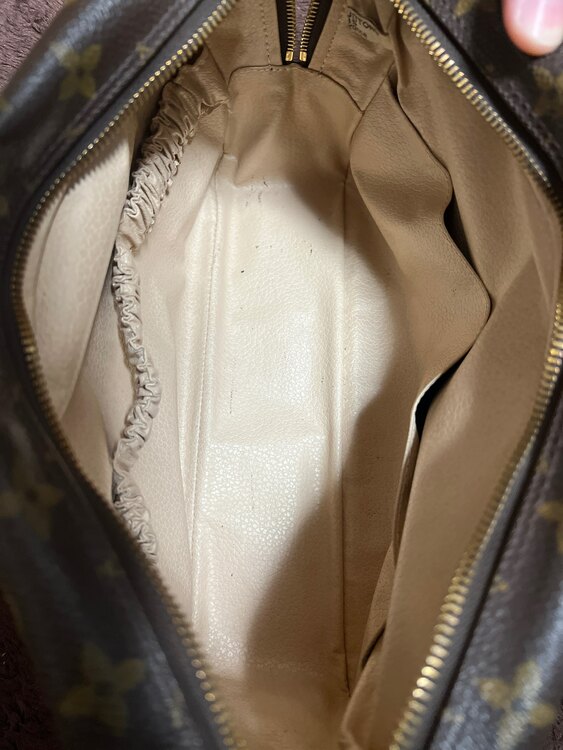 セカンドバック（ブランドバッグ）の商品画像 - 査定依頼日：2025年1月10日 - 最高査定価格：33,000円