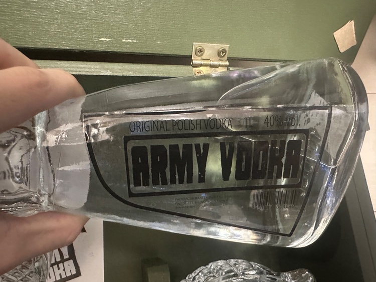 Kalashnikov Vodka（お酒）の商品画像 - 査定依頼日：2025年12月4日 - 最高査定価格：1,000円