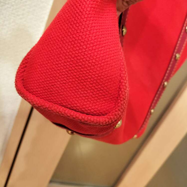 トートバッグ アンティグア カバMM ルージュ（ブランドバッグ）の商品画像 - 査定依頼日：2025年5月7日 - 最高査定価格：10,000円