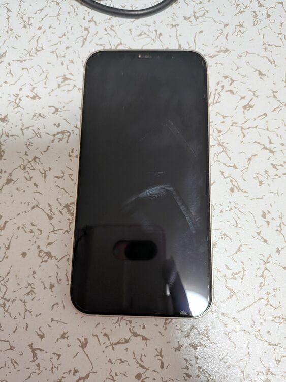 iPhone12 中古品（スマホ）の商品画像 - 査定依頼日：2025年11月1日 - 最高査定価格：18,000円