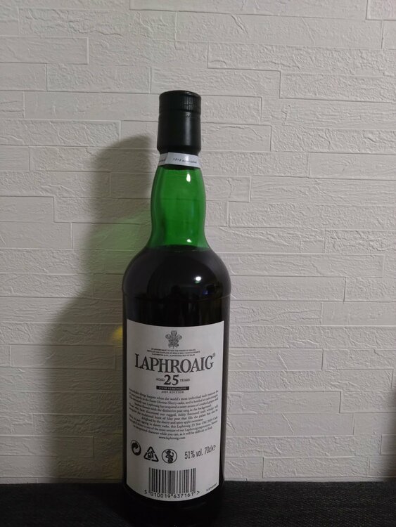 ラフロイグ25年（お酒）の商品画像 - 査定依頼日：2026年2月17日 - 最高査定価格：80,000円
