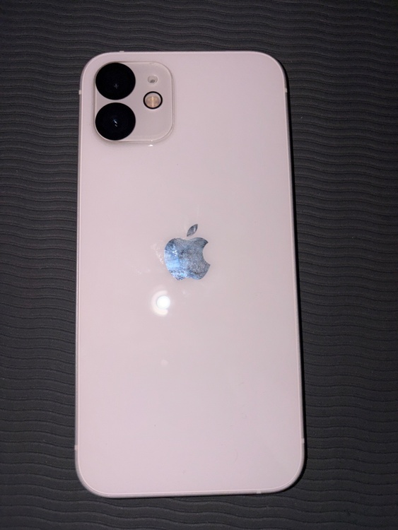 iPhone iPhone 12 64GB au（スマホ）の商品画像 - 査定依頼日：2026年9月1日 - 最高査定価格：16,000円