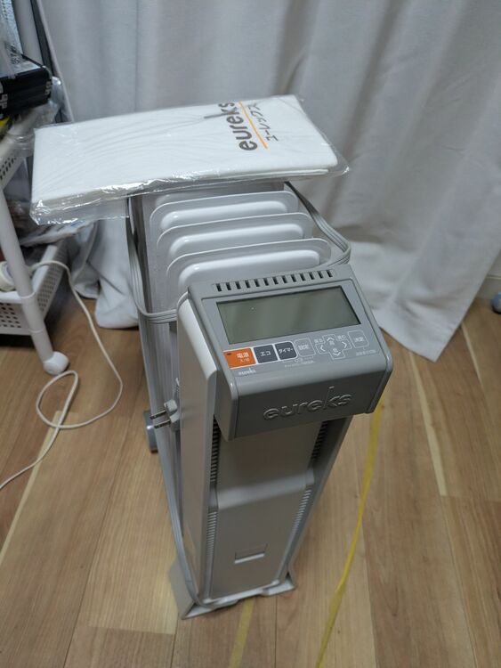 ラジエーター式オイルヒーターeureks　VFX8BH(SW)（家電）の商品画像 - 査定依頼日：2025年11月7日 - 最高査定価格：2,000円