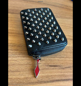 ルブタン名刺入れ（ブランド財布・小物）の商品画像 - 査定依頼日：2025年2月18日 - 最高査定価格：5,000円