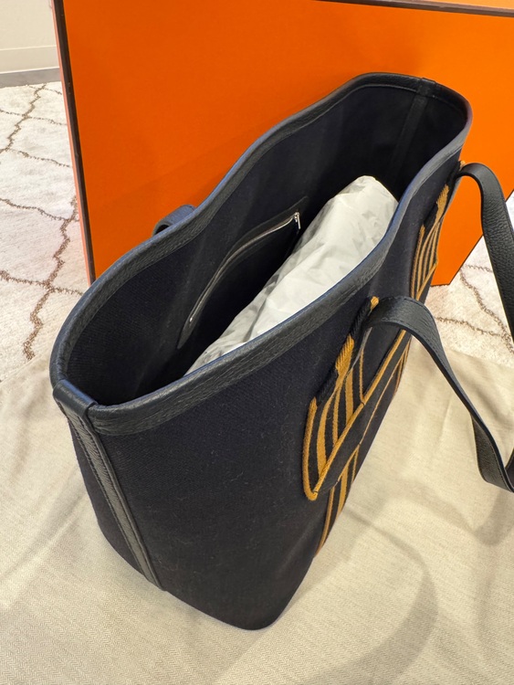 ピュールサングルMM/ブラック、キャメル（ブランドバッグ）の商品画像 - 査定依頼日：2025年9月2日 - 最高査定価格：225,000円