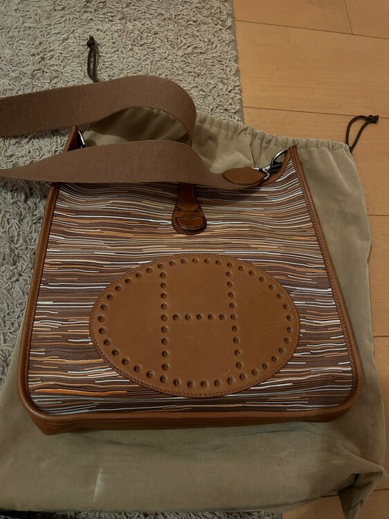 エルメス エブリン （ブランドバッグ）の商品画像 - 査定依頼日：2025年5月17日 - 最高査定価格：160,000円