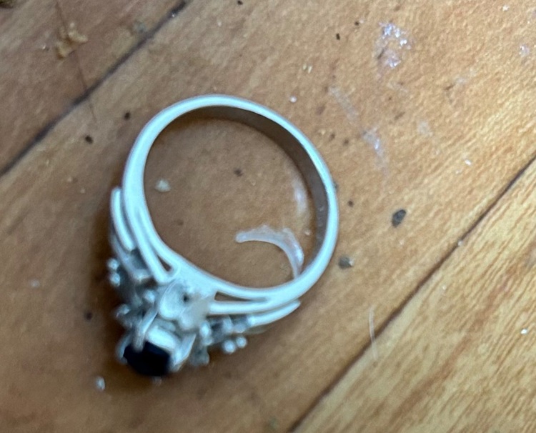 サファイア（金・貴金属）の商品画像 - 査定依頼日：2025年6月26日 - 最高査定価格：40,000円