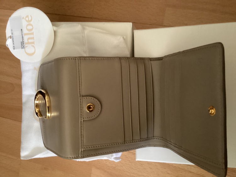 お財布（ブランド財布・小物）の商品画像 - 査定依頼日：2025年6月17日 - 最高査定価格：3,500円