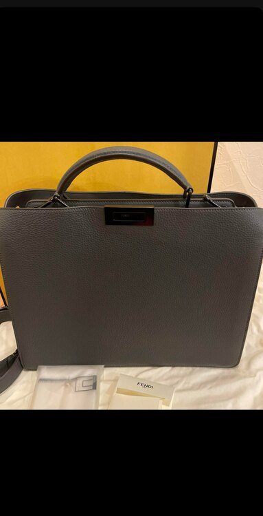 フェンディ  （ブランドバッグ）の商品画像 - 査定依頼日：2025年4月17日 - 最高査定価格：150,000円