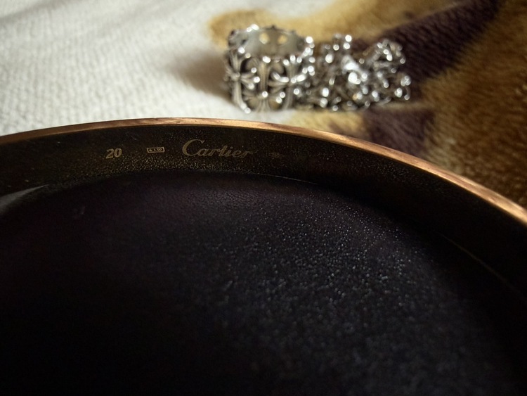 カルティエラブブレスとノーブランドk18とエメラルドリング（金・貴金属）の商品画像 - 査定依頼日：2026年4月2日 - 最高査定価格：2,000,000円