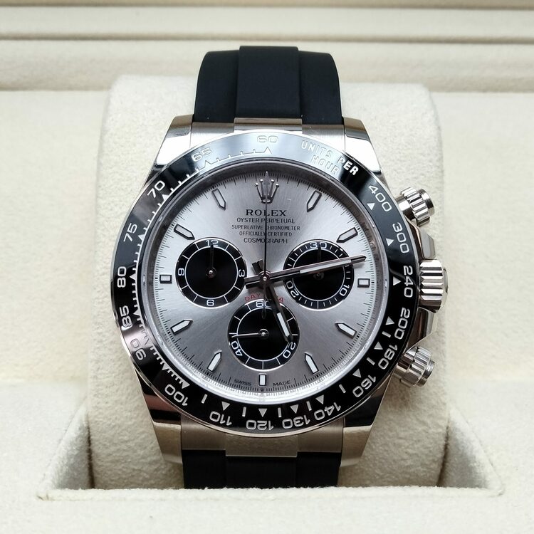 ロレックス デイトナ 126519ln（高級時計）の商品画像 - 査定依頼日：2025年12月17日 - 最高査定価格：8,650,000円