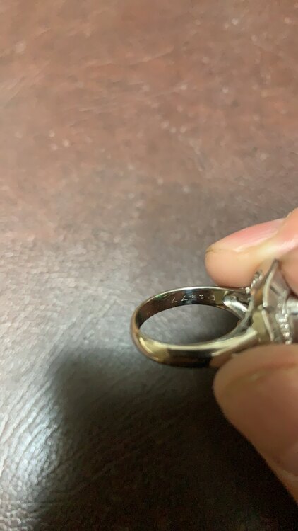 PT900 エメラルド、ダイヤリング（宝石）の商品画像 - 査定依頼日：2025年3月9日 - 最高査定価格：300,000円