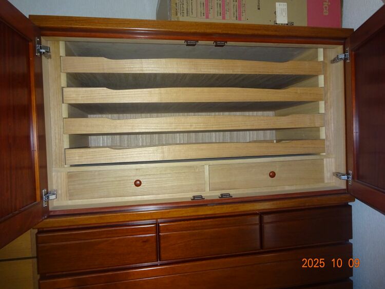 桐たんす（家具・寝具）の商品画像 - 査定依頼日：2025年10月9日 - 最高査定価格：3,000円