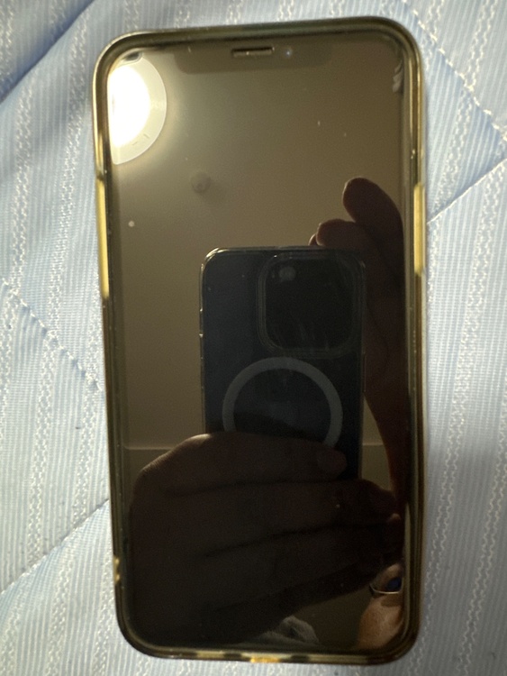 iPhone11 Pro 64GB au（スマホ）の商品画像 - 査定依頼日：2026年3月29日 - 最高査定価格：19,000円