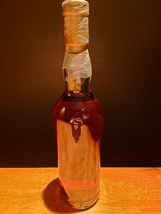 マッカラン25Y1966-1992（お酒）の商品画像 - 査定依頼日：2025年7月10日 - 最高査定価格：250,000円