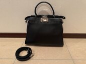 FENDI ピーカーブー