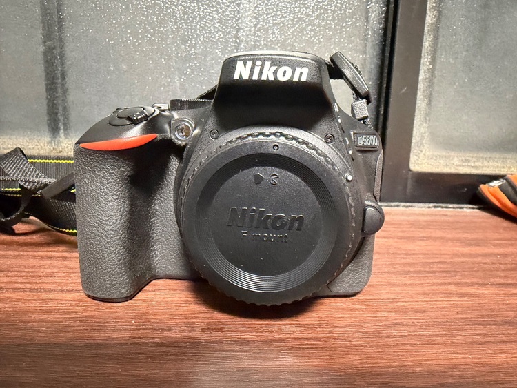 D5600（カメラ）の商品画像 - 査定依頼日：2025年10月20日 - 最高査定価格：28,000円