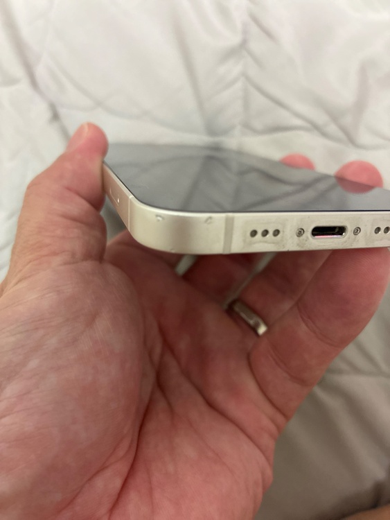 iPhone iPhone 13 128GB Softbank（スマホ）の商品画像 - 査定依頼日：2026年9月23日 - 最高査定価格：39,500円