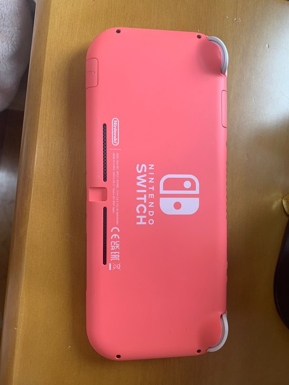 Switchライト（ゲーム機本体・ゲームソフト）の商品画像 - 査定依頼日：2023年10月4日 - 最高査定価格：10,000円